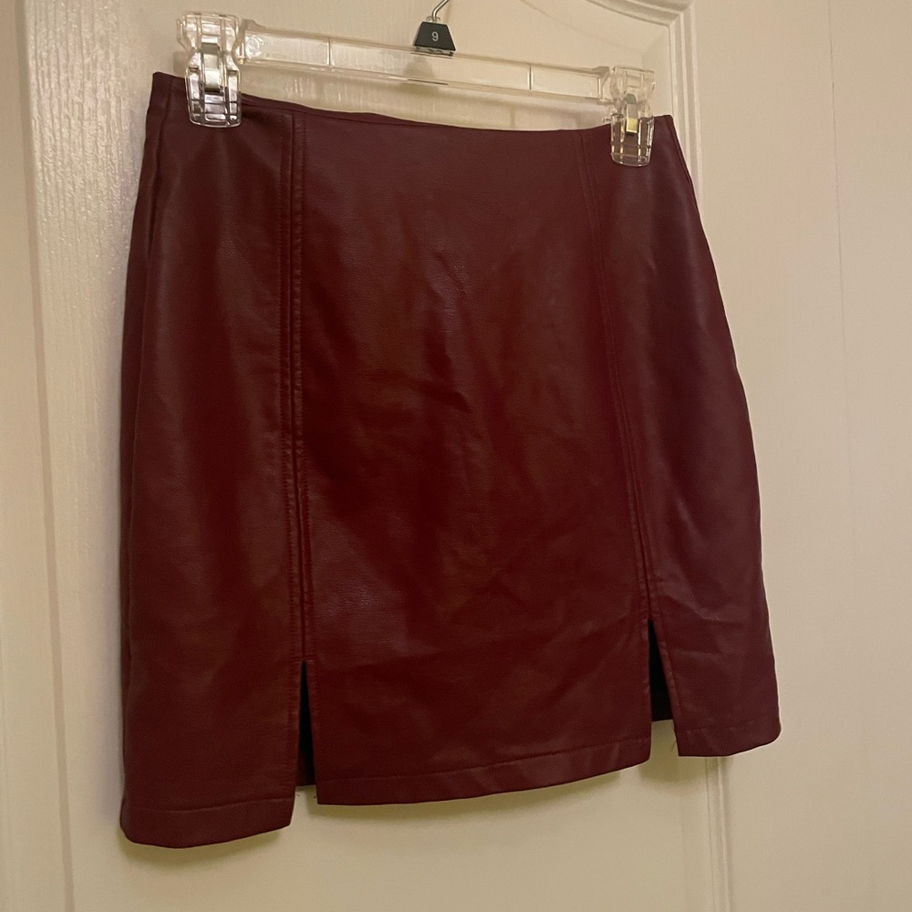 Mangopop Burgundy Faux Leather Mini Skirt - S
